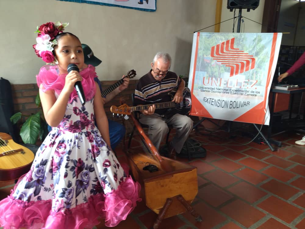 Entre Cantores y Poetas: Jueves Cultural Unellista llegó al municipio Bolívar