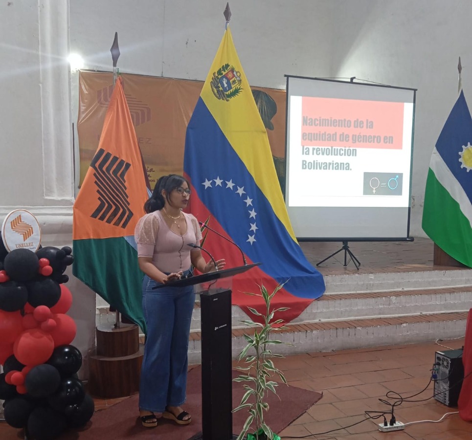 En el VPA: Imparten conferencia sobre la equidad de género en la Revolución Bolivariana
