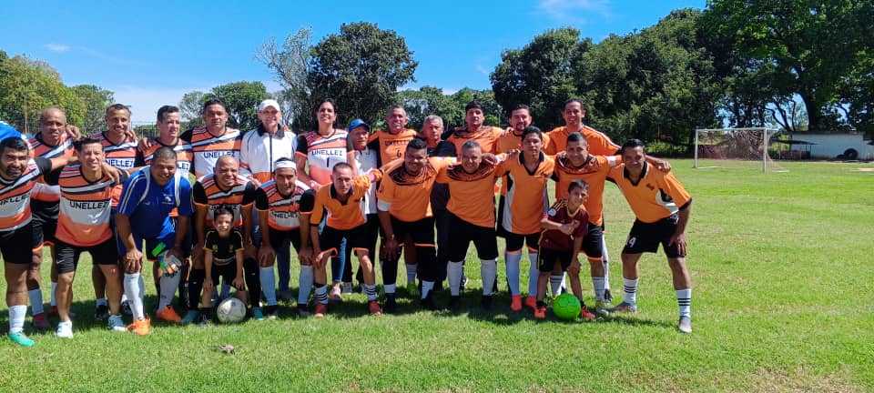 Campeones unellista realizaron reencuentro futbolístico