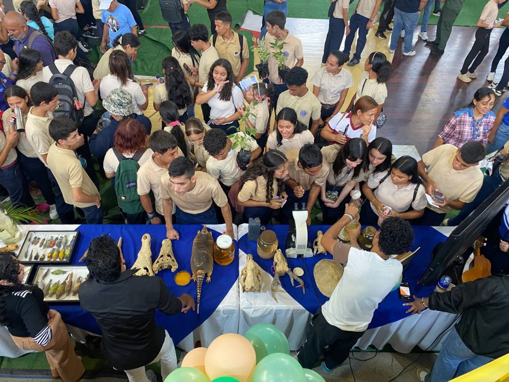 VPA presenta con éxito su oferta académica en la Expoferia Oportunidades de Estudio 
